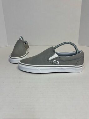 Vans Classic Slip-On Shoes In Gray Size‎ Women 7 Men’s 5.5